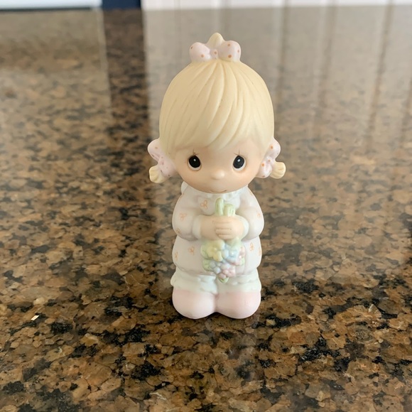 Precious moments “flower girl” figurine - Picture 1 of 3